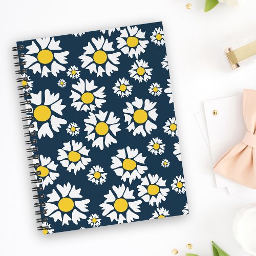 Daisy Pattern Floral Pattern White Daisies Notebook