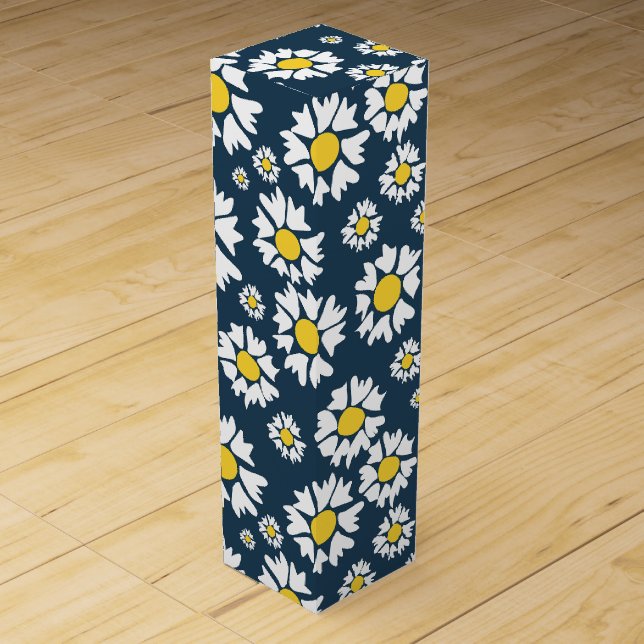 Daisy Pattern, Floral Pattern, White Daisies Wine Box (Front)