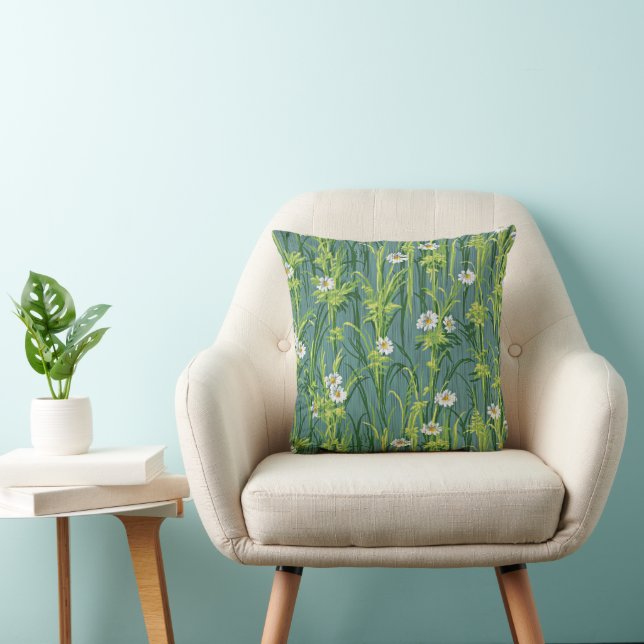 Daisy Pattern, green pattern, Throw Pillow (Chair)