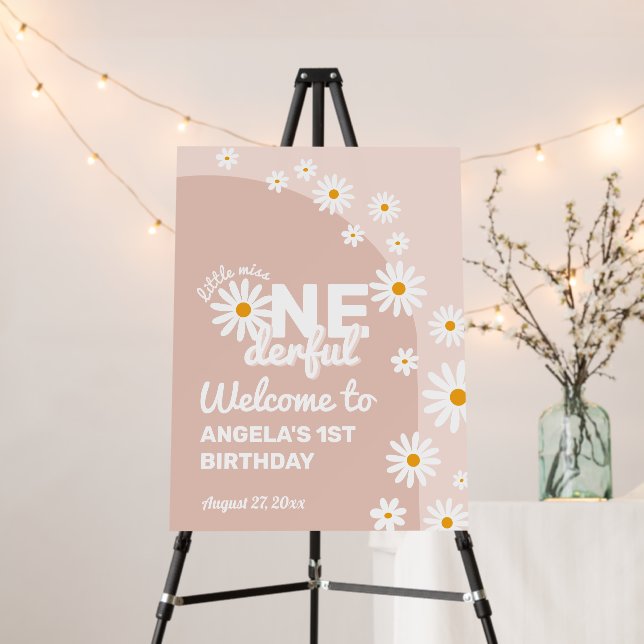 Daisy pink Miss onederful Welcome 1st Birthday Foam Board (In Situ (Stand))