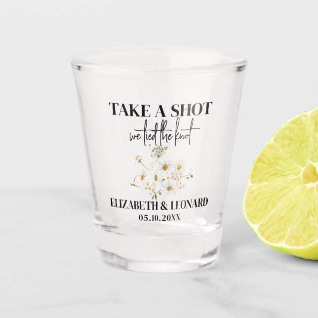 Daisy Wedding Favor take a shot floral Glass (Front)