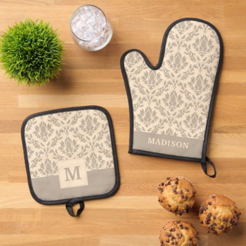 Damask pattern 3 oven mitt  pot holder set