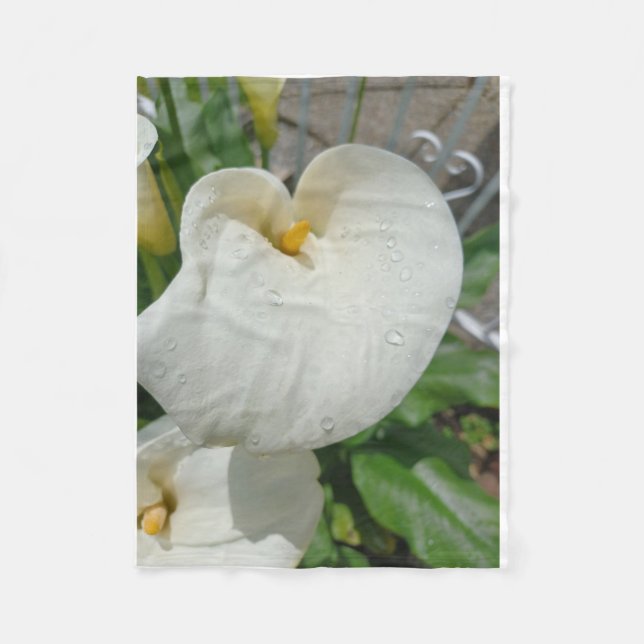 Dancing flowers fleece blanket (Front)