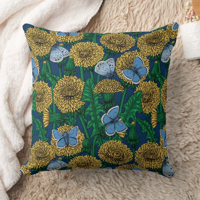 Dandelion medow throw pillow (Blanket)