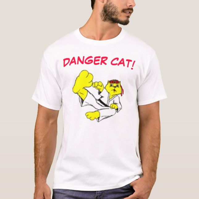 Danger karate cat T-Shirt (Front)