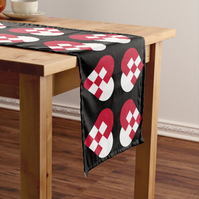 Danish Yule Heart Table Runner – Scandi Julehjerte (In Situ)