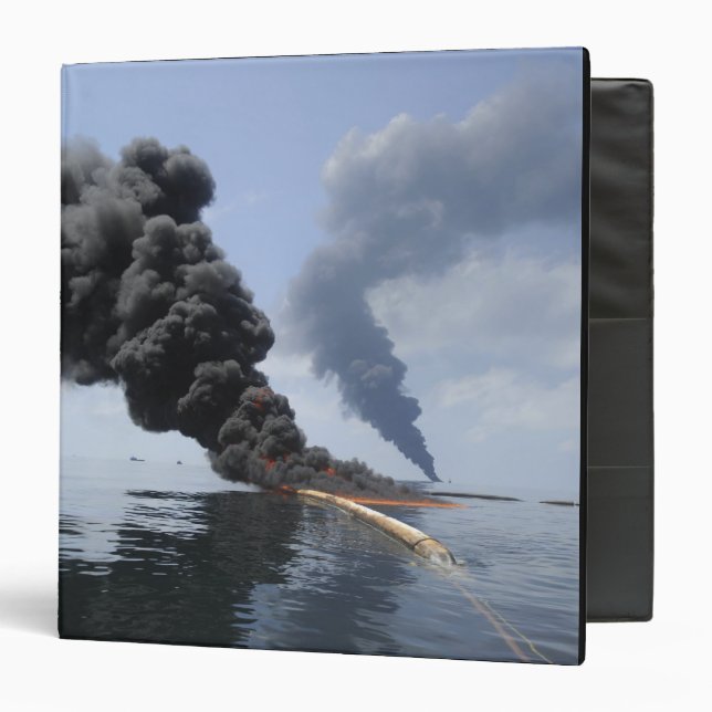 Dark clouds of smoke and fire emerge 3 3 ring binder (Front/Inside)