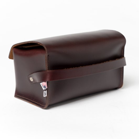 Dark Leather Toiletry Kit with Monogrammed Handle (3/4)