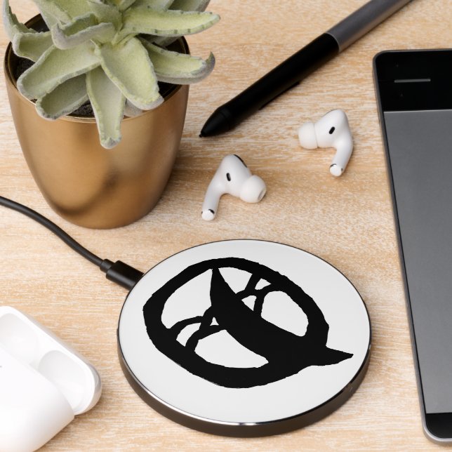 Dark Moon Wireless Charger (Desk 2)