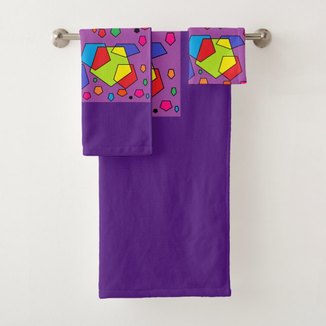 Dark purple bath towel set with big color patterns (Insitu)