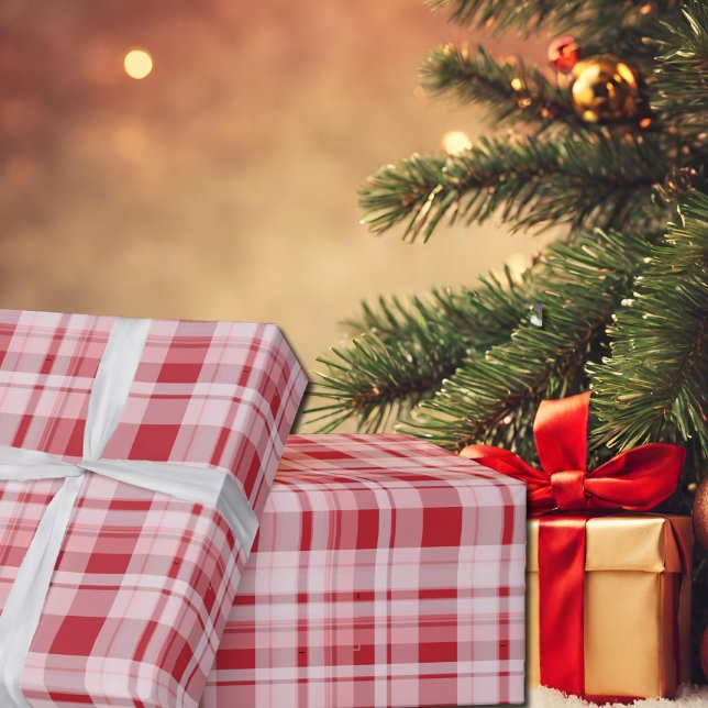 dark red tartan wrapping paper (Creator Uploaded)