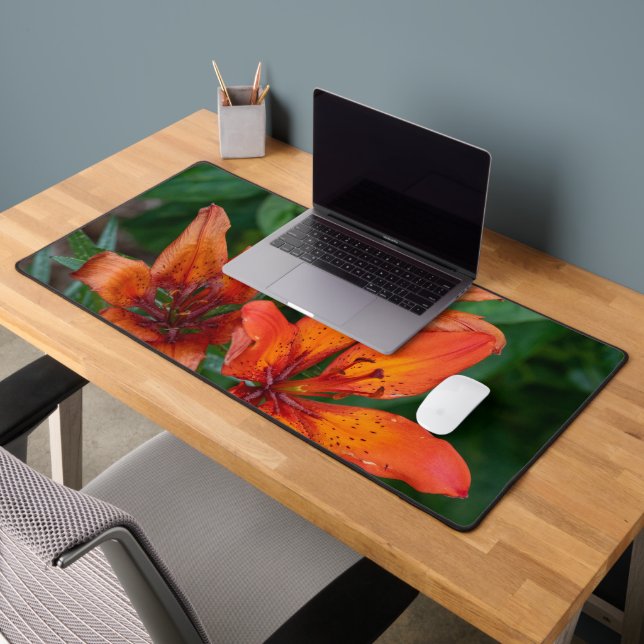 Daylily Botanical Print, Canadian Photography Desk Mat (Office 2)