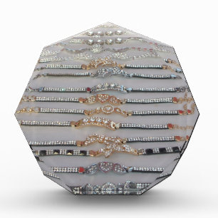 Dazzling Decorated Diamond Chain Artwork Jewelry Award