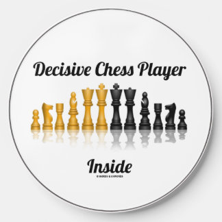 Decisive Chess Player Inside Reflective Chess Set Wireless Charger