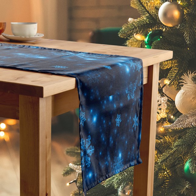 Deep Blue & Bright Snowflakes Table Runner (Deep Blue & Bright Snowflakes Table Runner)
