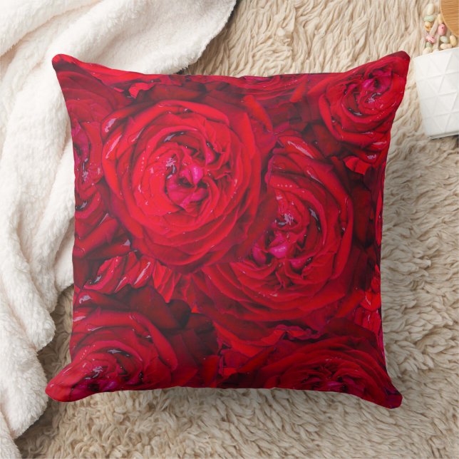 Deep red roses pattern  throw pillow (Blanket)