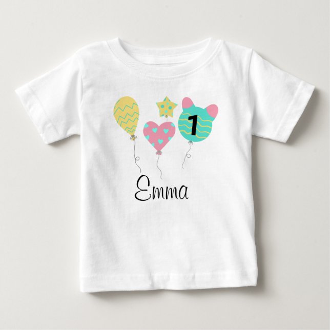 DEIN DESIGN/Name First Birthday of balloons Baby T-Shirt (Front)