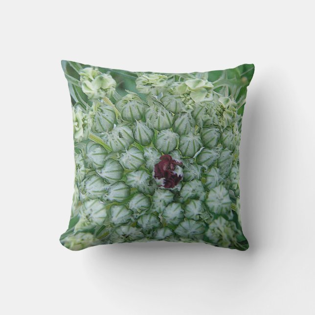 Dekokissen grün-weisse Wildblüte Throw Pillow (Front)