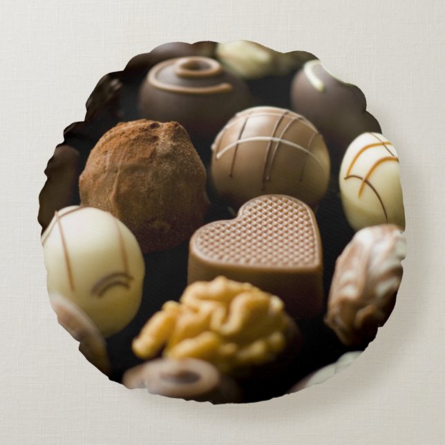 Delicious chocolate pralines round pillow (Front)