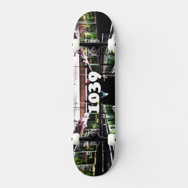 deng deng skateboard (Front)