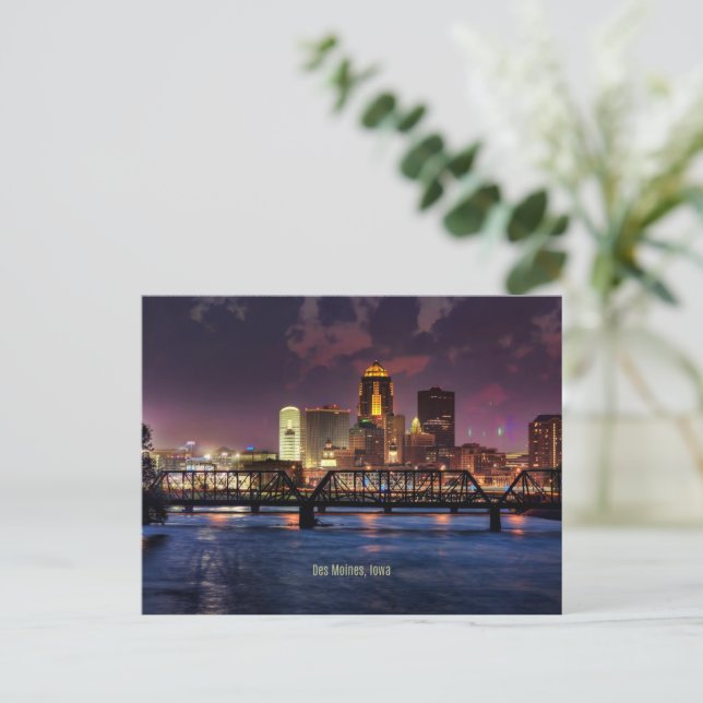 Des Moines, Iowa cityscape photograph Postcard (Standing Front)