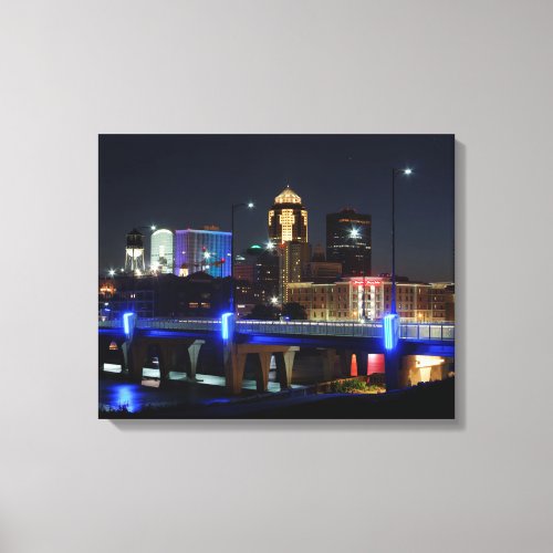 Des Moines Skyline with Orlando Memorial 16x20 Canvas Print