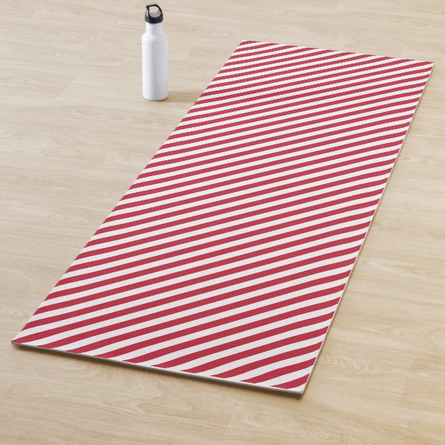Diagonal red and white stripes pattern yoga mat (In Situ)