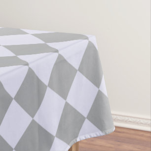 Diamond pattern in gray and lavender tablecloth