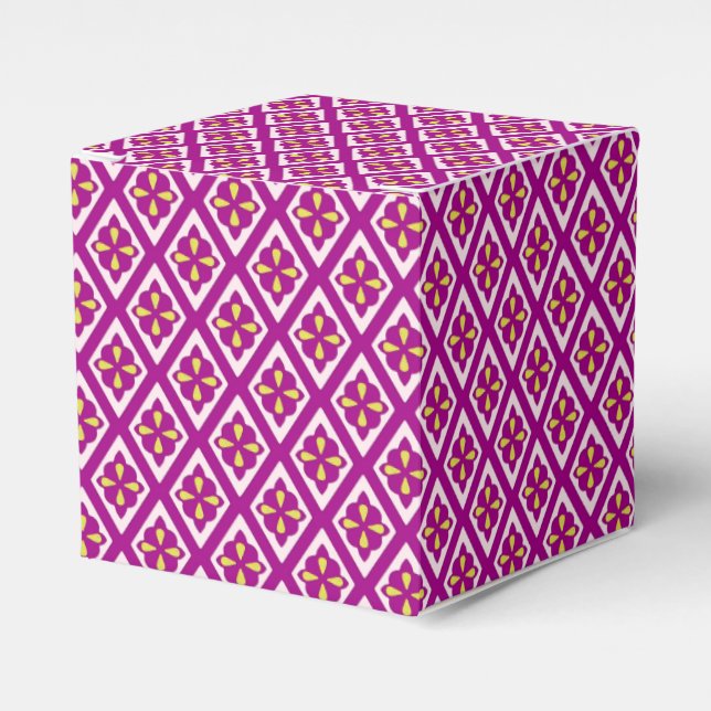 Diamond pattern - plum purple and pink favor boxes (Front Side)