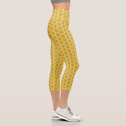 Diamond Shapes with Polka Dots Capri Leggings