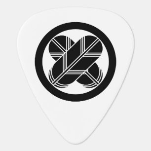 Different from Maru and Takanoha (eight-story draw Guitar Pick