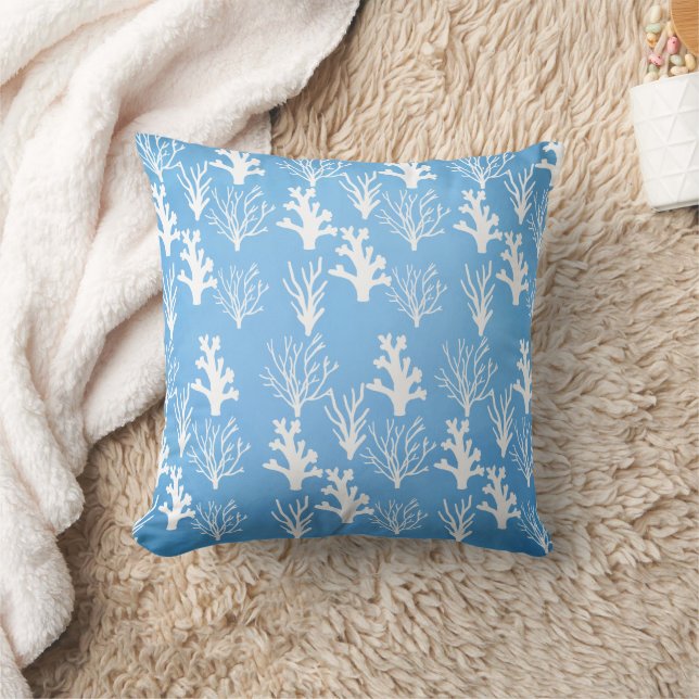 Different white corals on blue background throw pillow (Blanket)