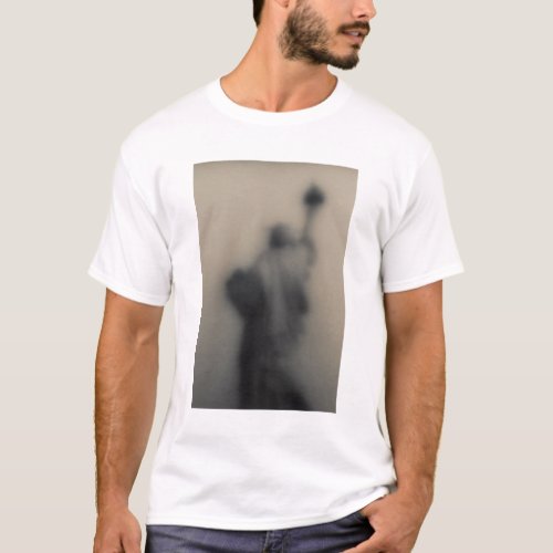 Diffused image of the Statue of Liberty T_Shirt