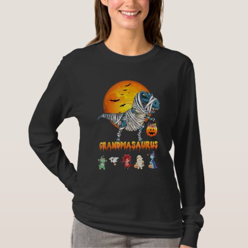 Dinosaur Grandma Saurus Halloween With Grandkids M T_Shirt