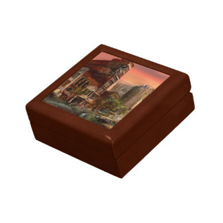 Disaster - Pittsburgh, PA - The Y2K Bug Gift Box