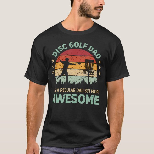 Disc Golf Dad Awesome Frolf Player Retro Sunset T-Shirt (Front)