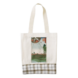 Distant view of Akiba of Enshu, kites of Fukuroi Zazzle HEART Tote Bag