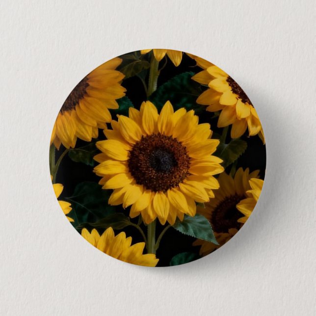 Distinctive sunflower brooch button (Front)