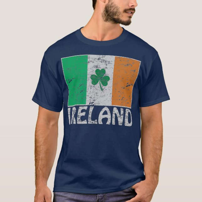 Distressed Ireland Flag Shamrock Cool Irish Men T-Shirt (Front)