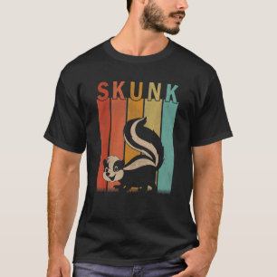 Distressed Skunk Men Women Kid Cute Skunk Retro T-Shirt