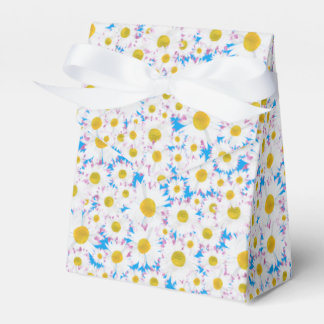 Ditzy White Daisies Custom Tent Favor Box