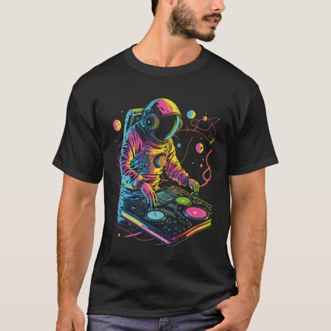 DJ Astronaut EDM Music DJing Spaceman Psytrance Te T-Shirt (Front)