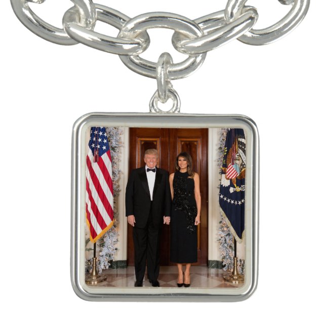 Donald & Melania Trump's Christmas White House Bracelet (Design)
