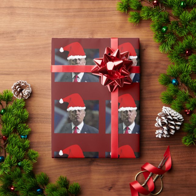 DONALD TRUMP KISS CHRISTMAS  WRAPPING PAPER (Holiday Gift)