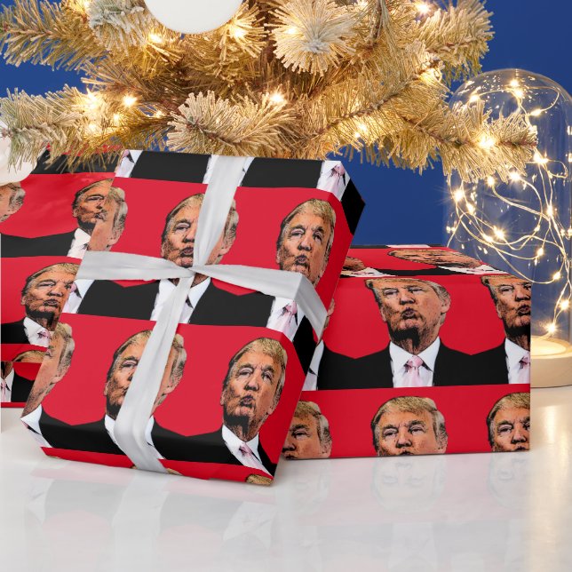 DONALD TRUMP KISS WRAPPING PAPER (Holidays)