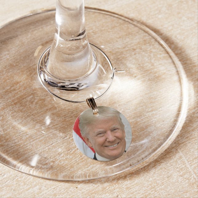 Donald Trump Wine Charm (In Situ)