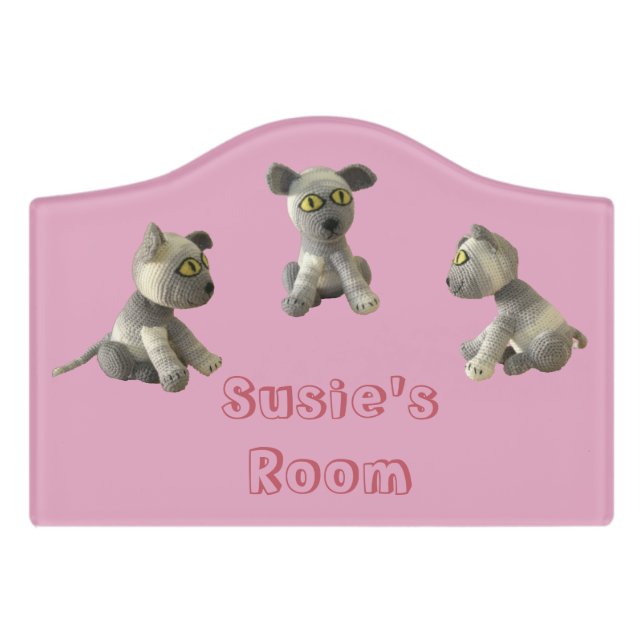 Door Sign - Stuffed Kitten Toys and Name in Pink (Small Crest Front)