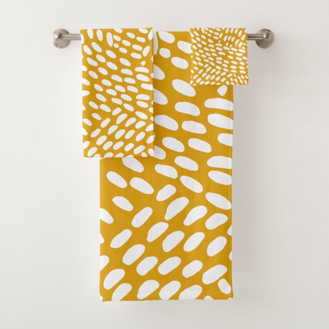 Dotted lines burnt yellow pattern bath towel set (Insitu)