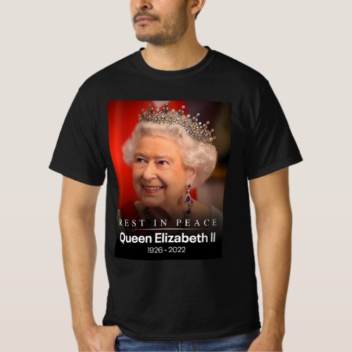   Double rainbow over Buckingham Palace as Queen  T_Shirt