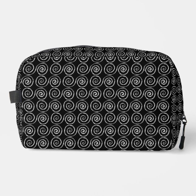 Double Spiral Celtic Pattern Dopp Kit (Front)